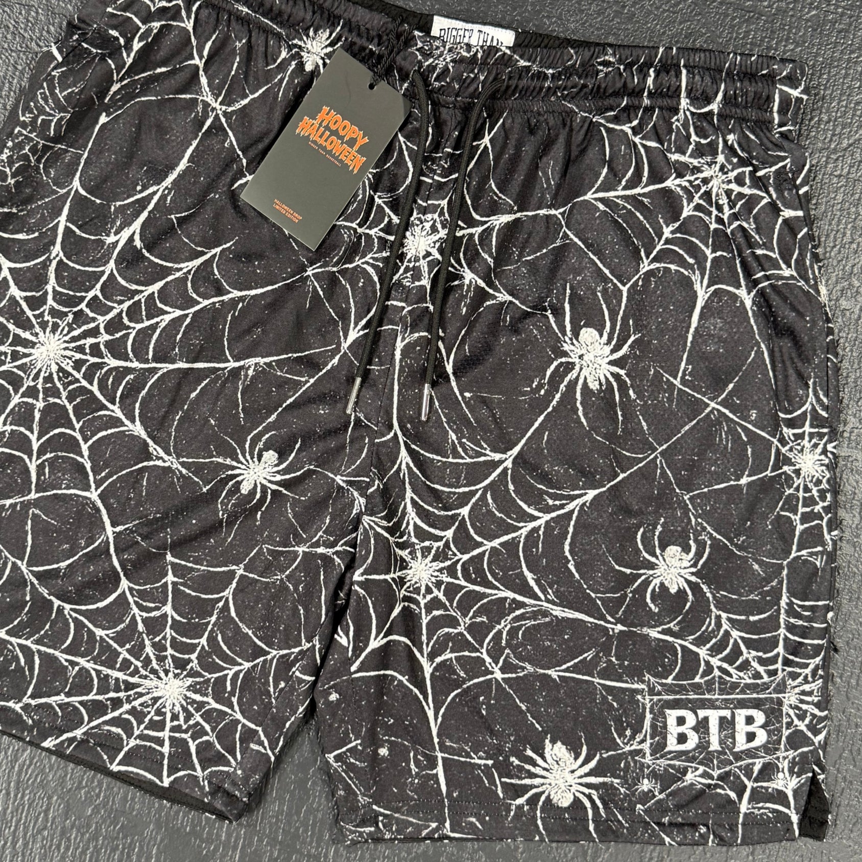 Spider Web - Shorts - Black