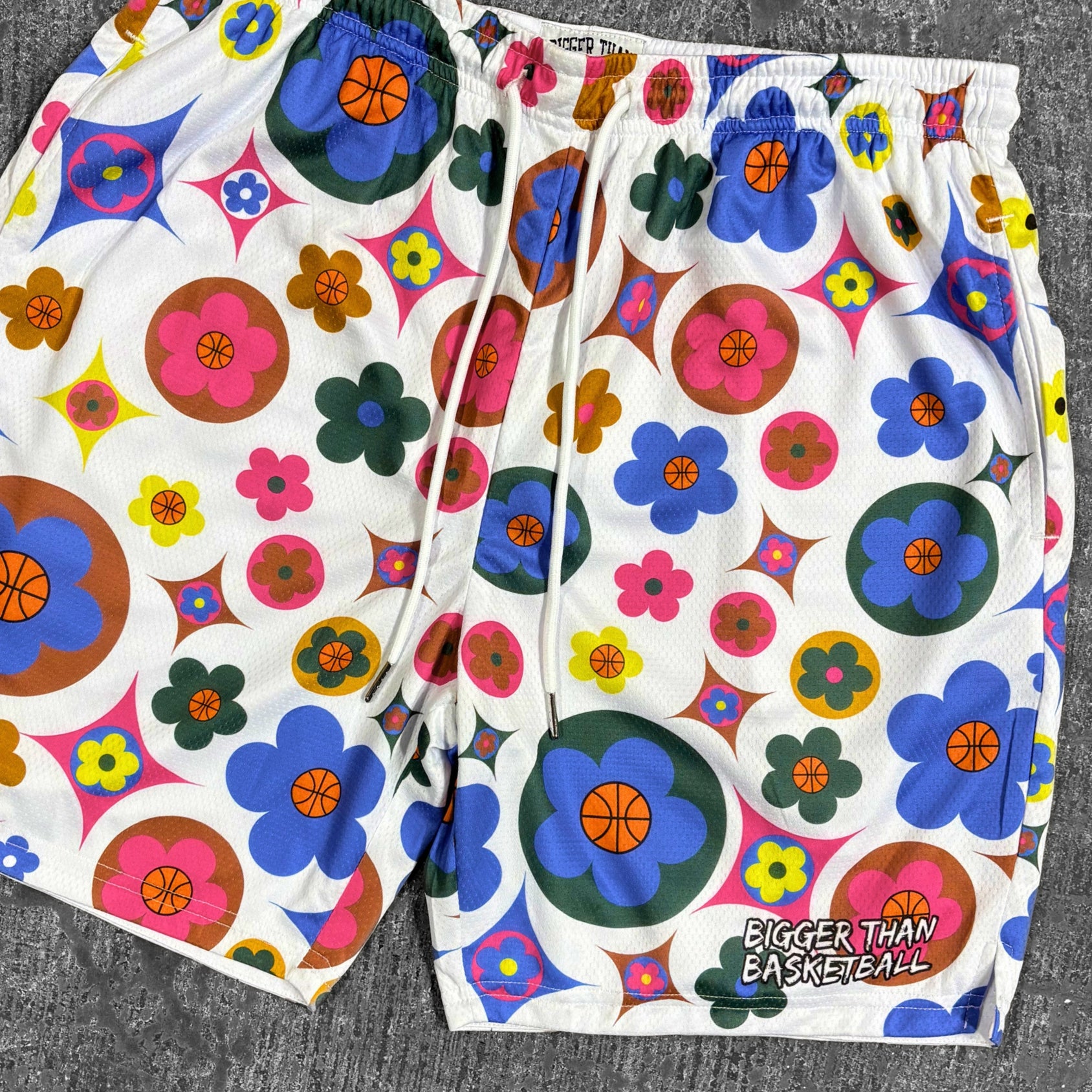 Buckets & Blooms - Shorts - White